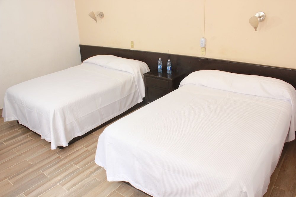 Фото Oyo Hotel Plata, Fresnillo, Zacatecas