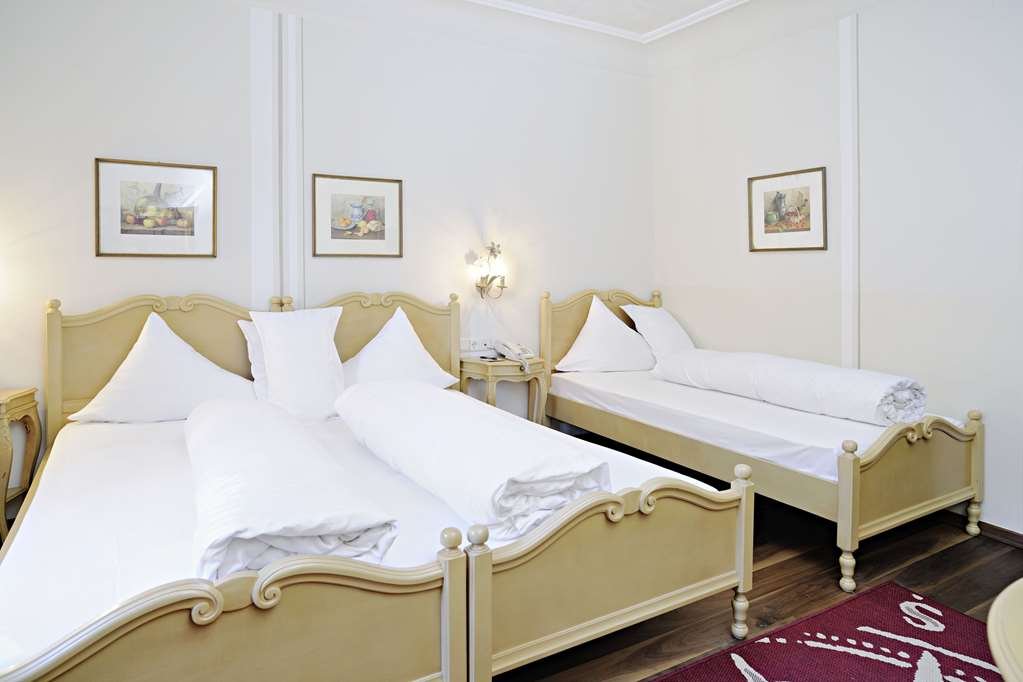 Фото Hotel Schwarzer Adler