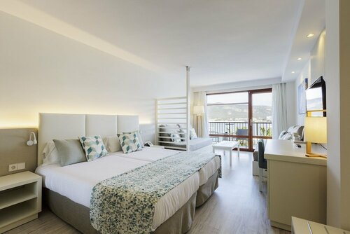 Гостиница Alua Hawaii Mallorca & Suites