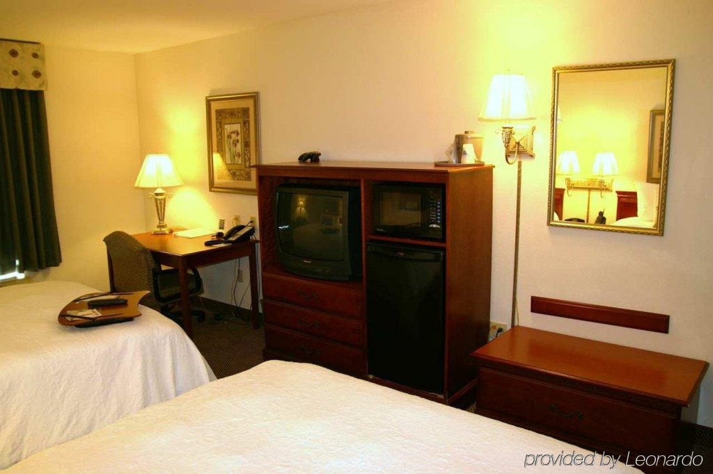 Фото Hampton Inn Midland