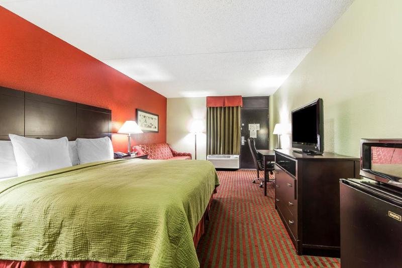 Фото Quality Inn West