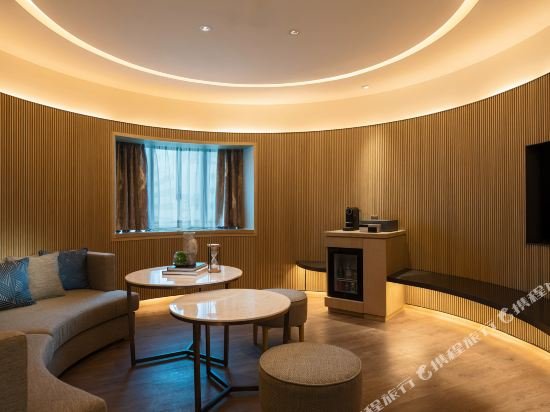 Фото Renaissance Shenzhen Luohu Hotel