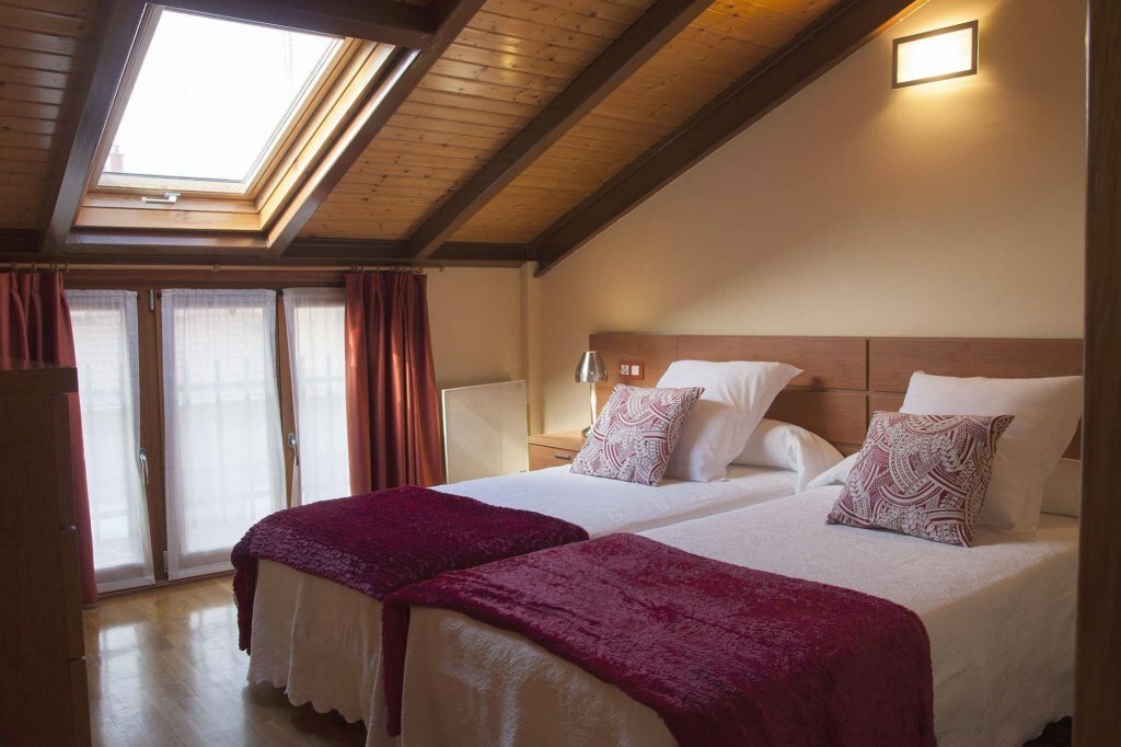 Hotel Apartamentos Cean Bermudez, Xixón, photo