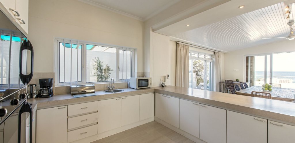 Фото Blue Views Studio Apartments