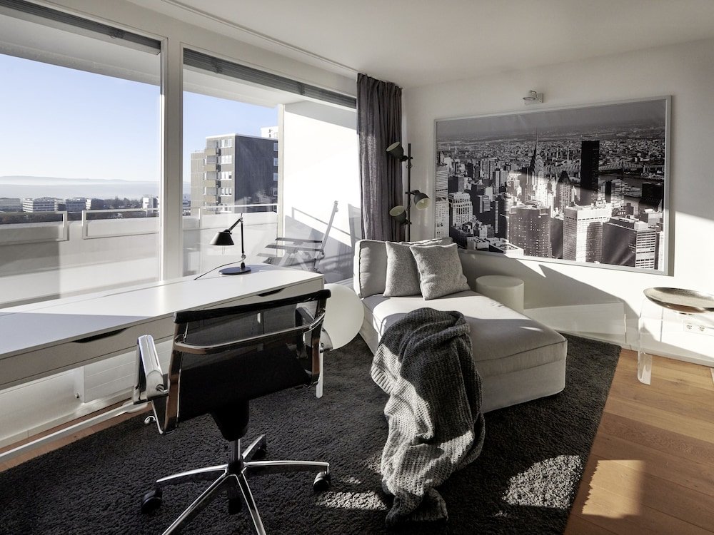 Фото Apartment 13. Og mit tollem Blick
