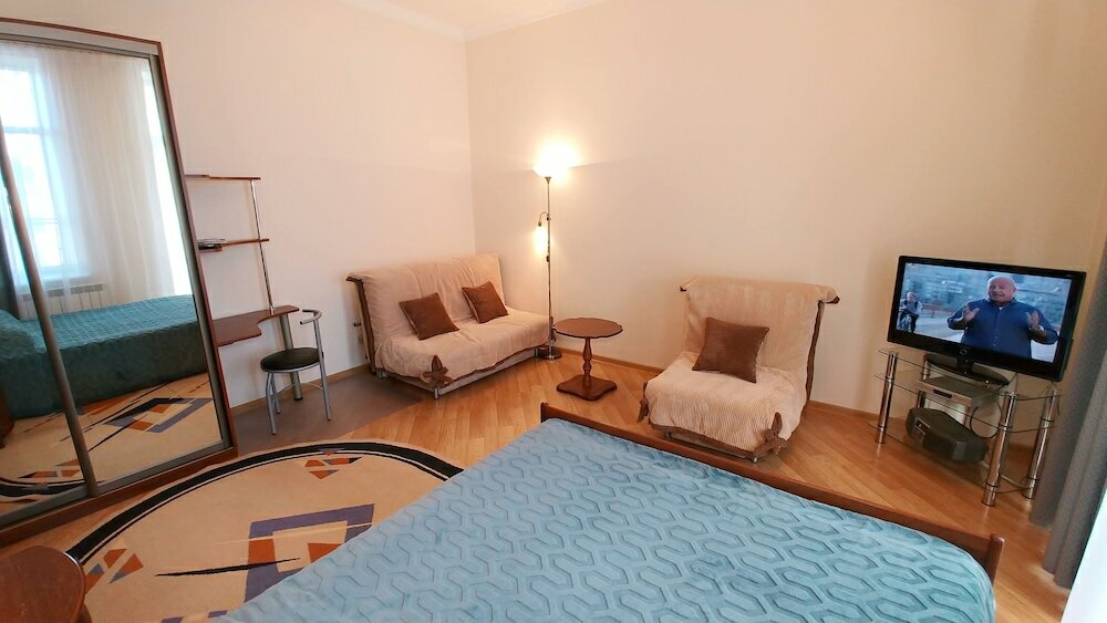 سكن للإيجار اليومي 1 Bedroom Apartment in Great Location - 1010 ، كييف، صورة
