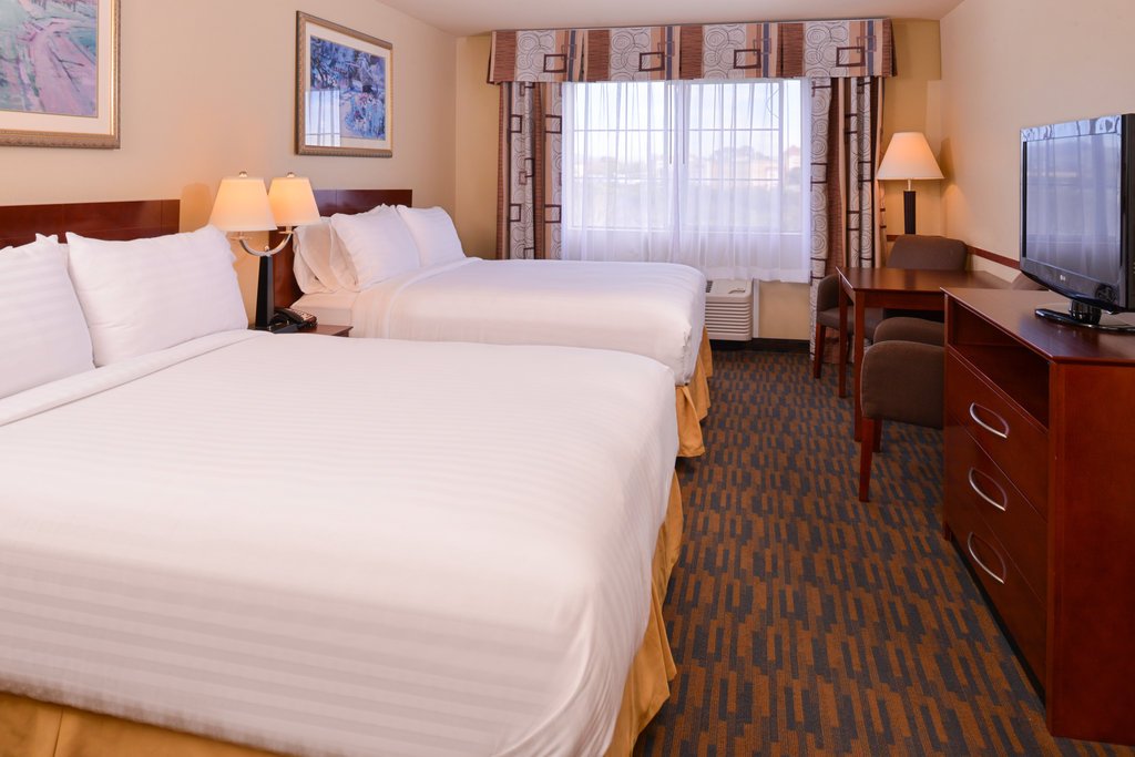 Фото Holiday Inn Express Suites Watsonville, an Ihg Hotel
