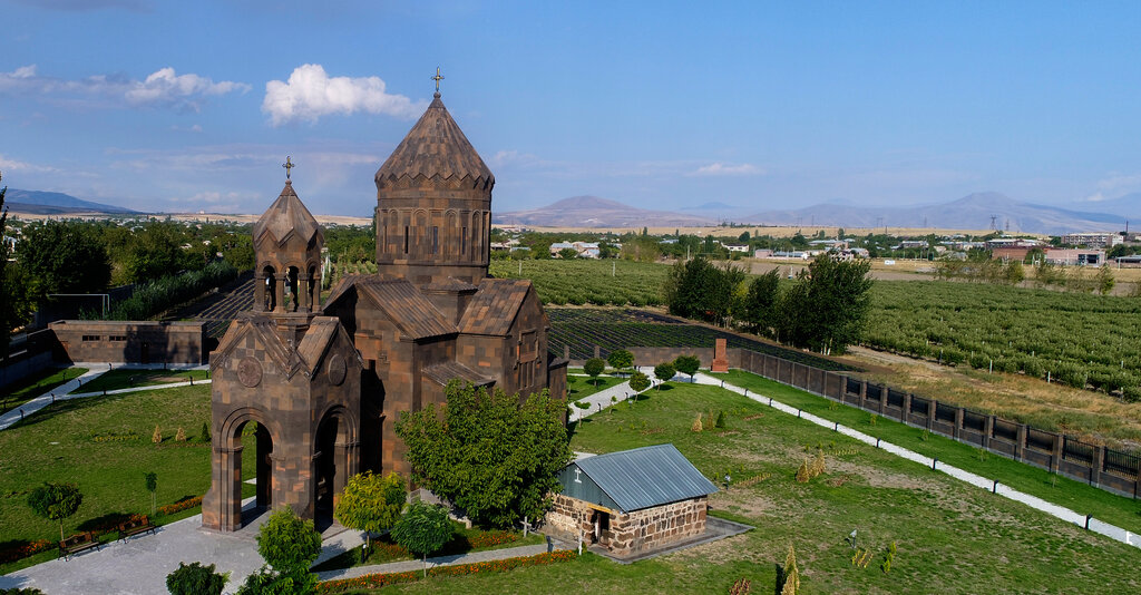 Chapel, memorial cross Часовня Сурб Саркис, Yeghvard, photo