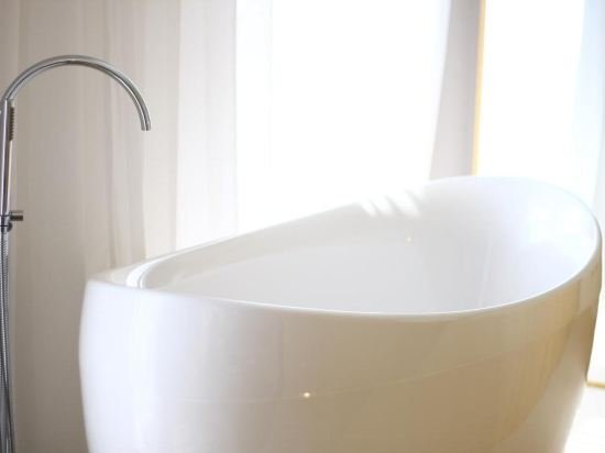 Фото The Bridge Luxury Apartments