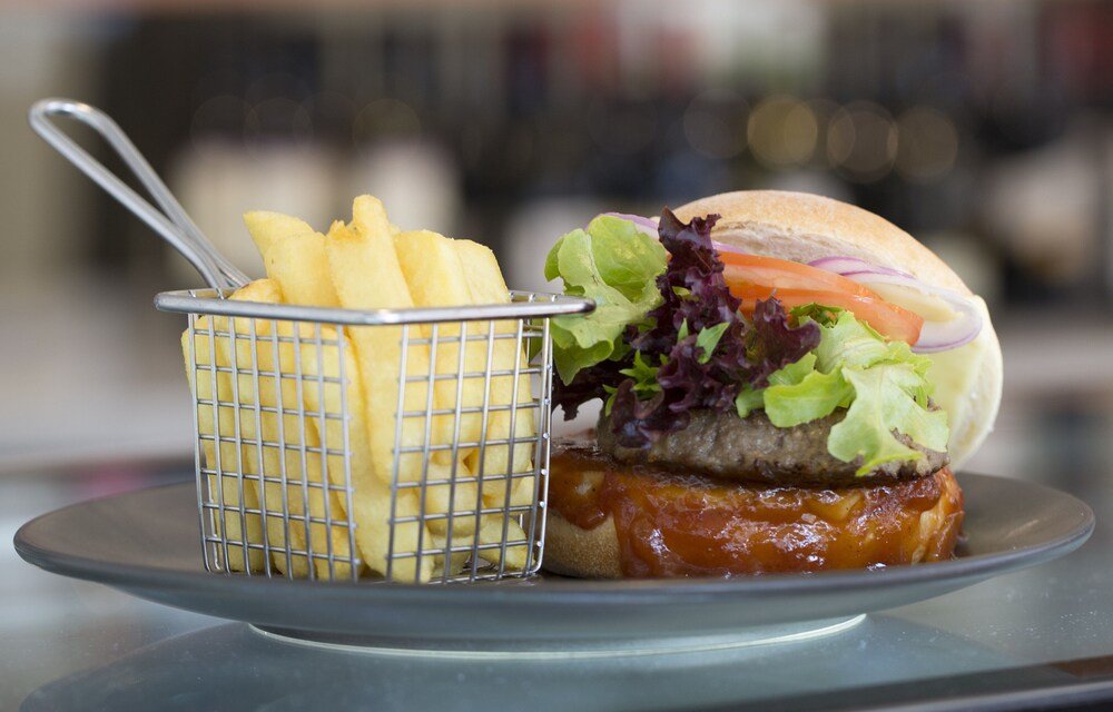 Фото Holiday Inn Express & Suites Queenstown, an Ihg Hotel