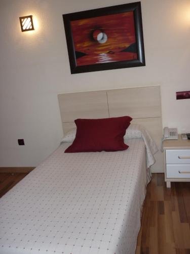 Фото Hostal Rural El Caño by Viverestays