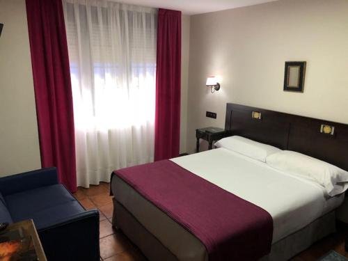 Фото Hotel La Posada del Rey