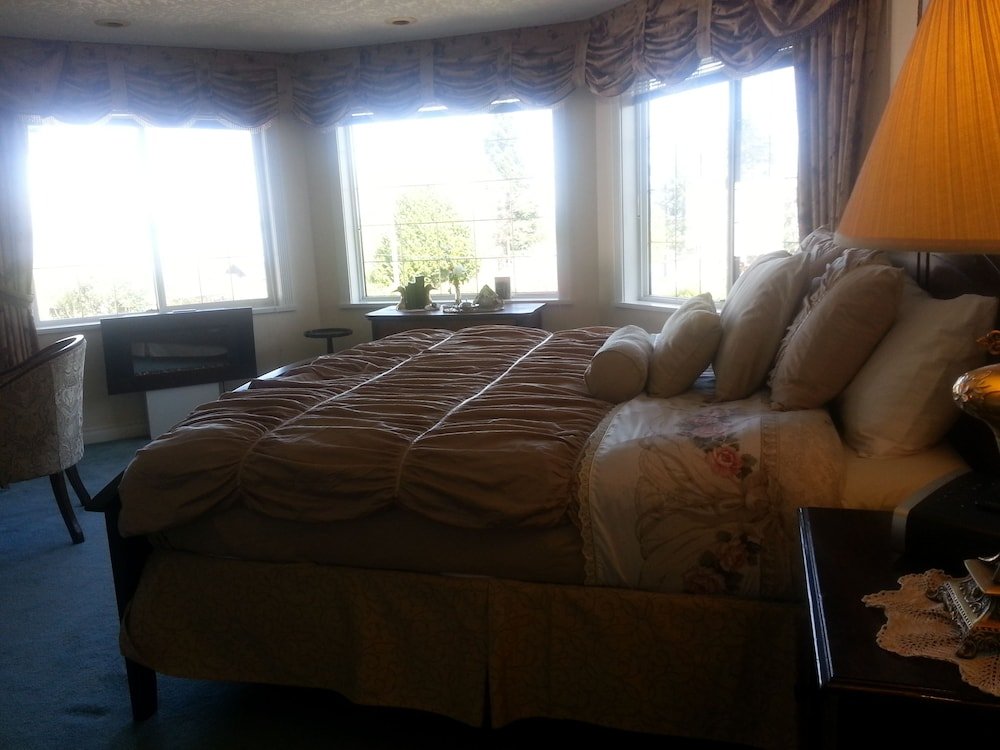 Фото By the Sea BnB Sidney Bc