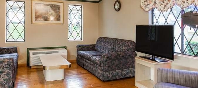 Фото Knights Inn Farmington Hills