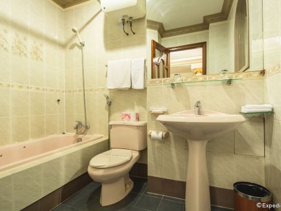 Фото The Spring Hotel