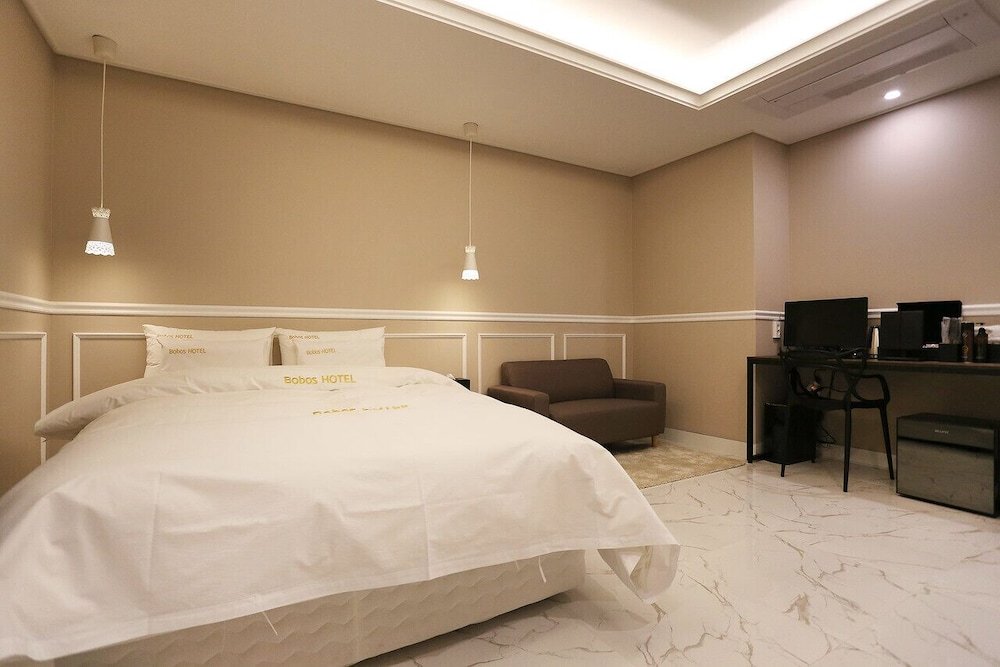 Фото Bobos Hotel