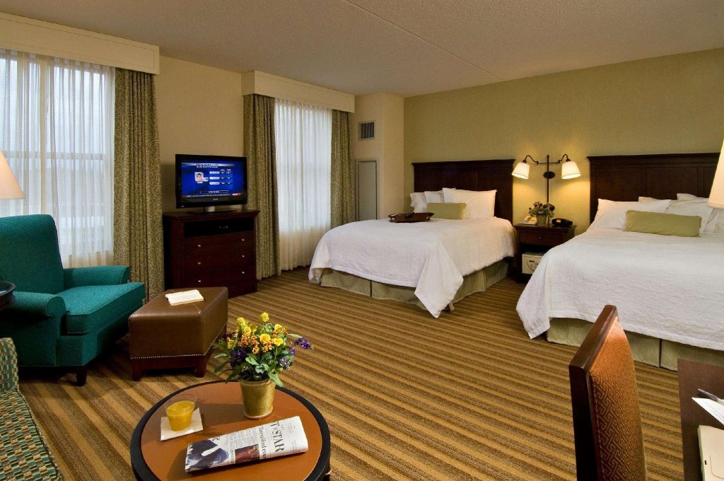 Фото Hampton Inn & Suites Saratoga Springs Downtown