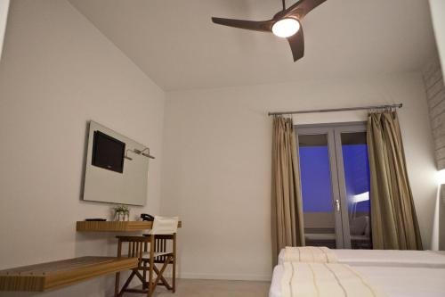 Фото Xanthippi Hotel Apartments