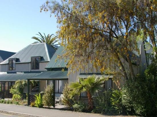 Фото Akaroa Village Inn