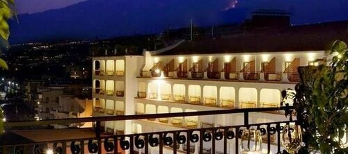 Внешний вид отеля Delta Hotels Giardini Naxos в Джардини-Наксосе, фото 2