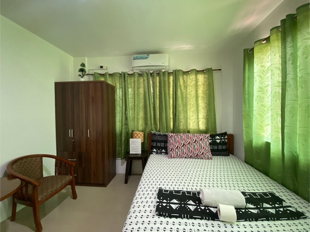 Фото Titan Residence at Mactan Cebu