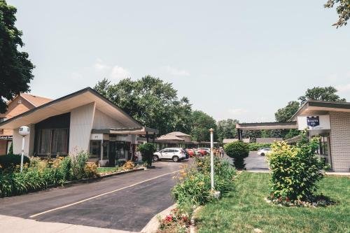 Фото Knights Inn Burlington, On