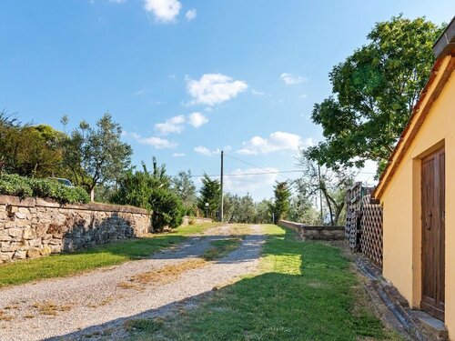 Гостиница Cottage in Arezzo With Pool, Terrace, Garden, Deckchairs