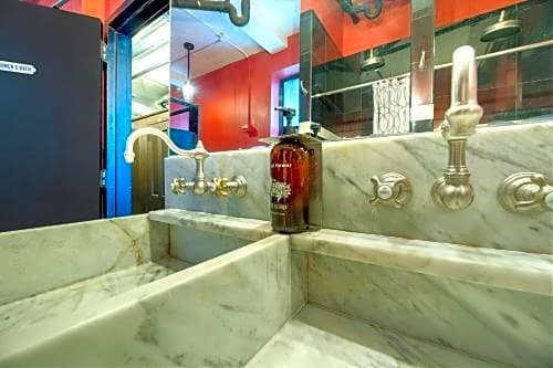 Фото The Bowery House by Oyo