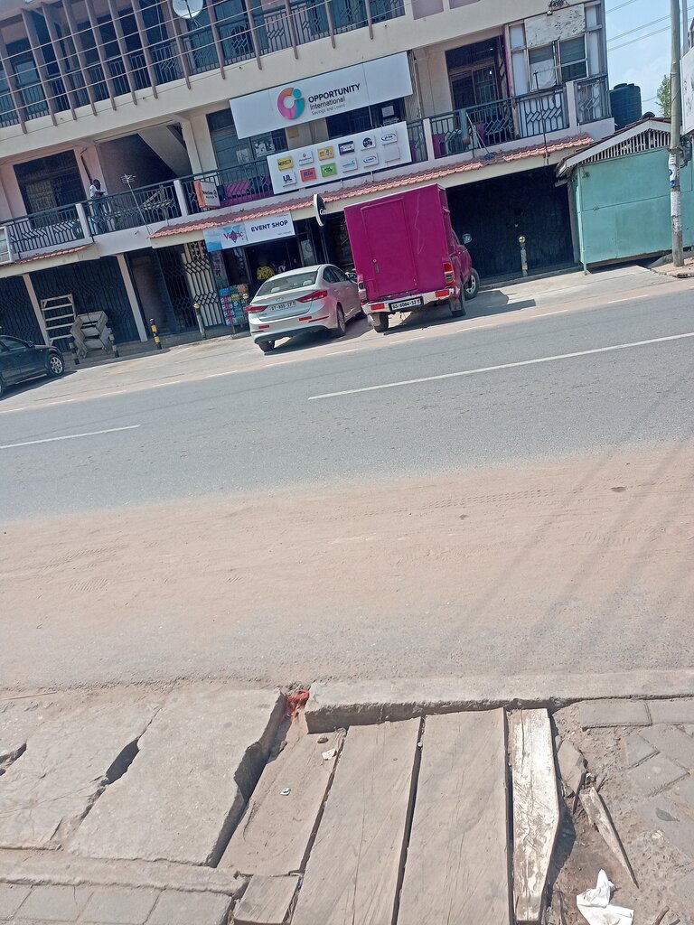 Credit broker Opportunity int savings&loans, Accra, photo