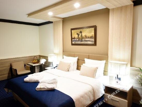 Фото Hotel Holiday