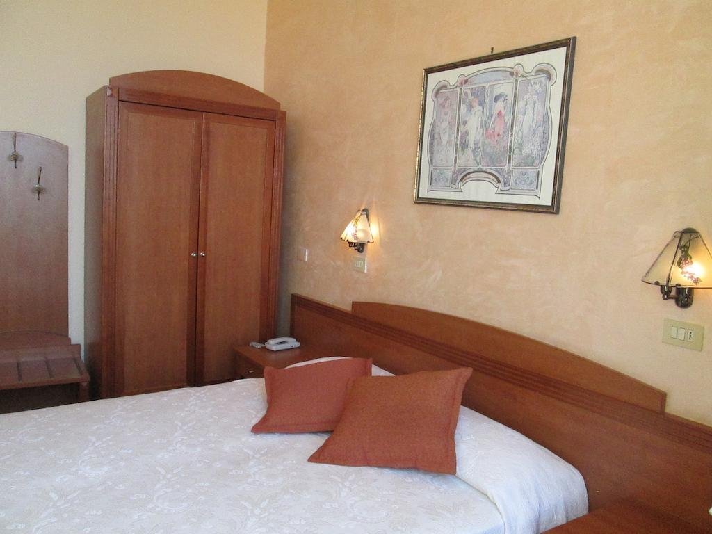 Фото Hotel Italia