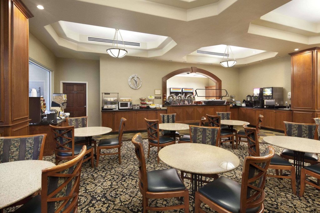 Фото Homewood Suites by Hilton Grand Rapids Downtown