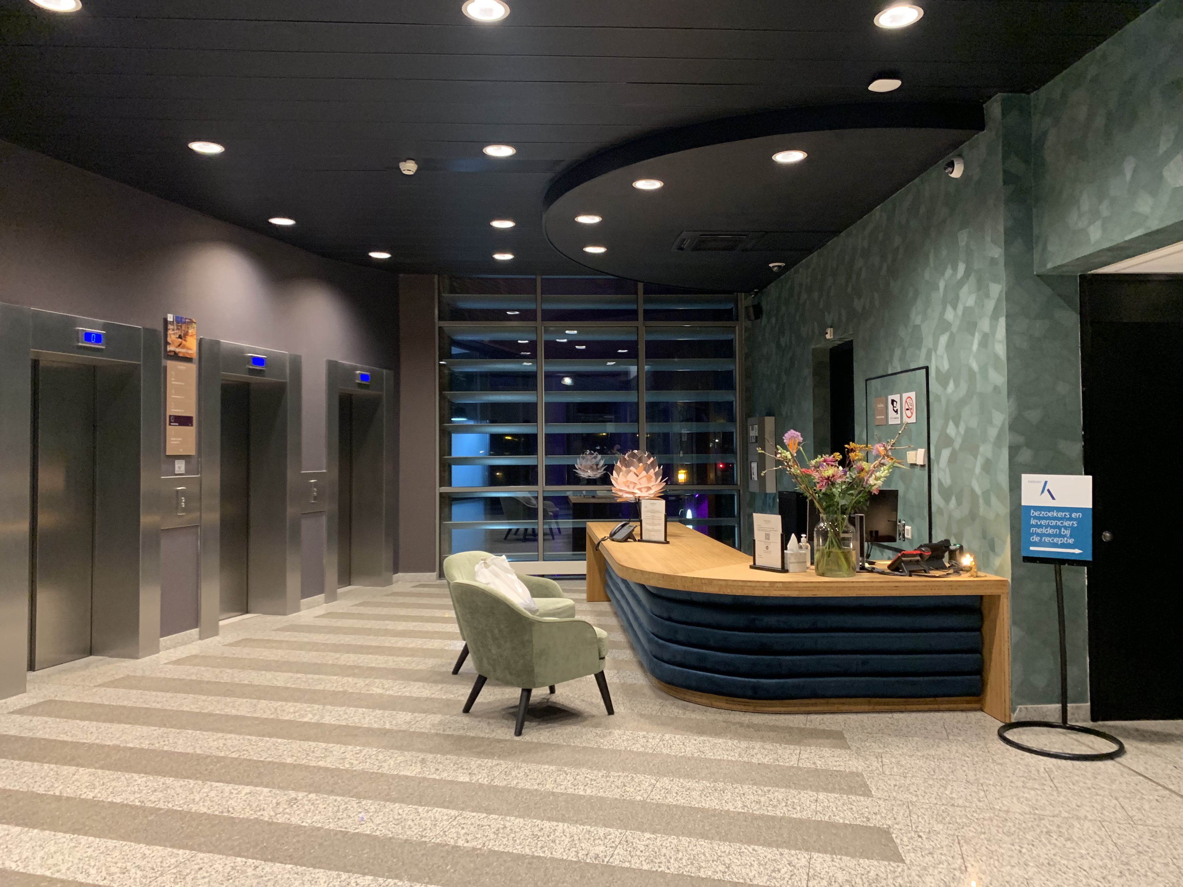 Фото Mercure Hotel Amsterdam Sloterdijk Station