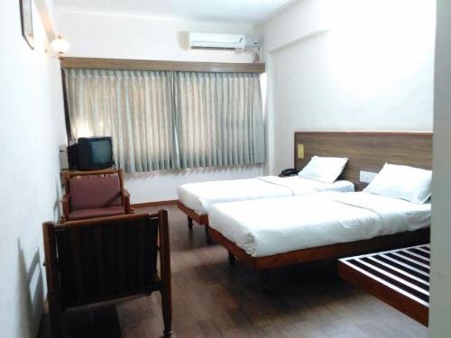 Фото Hotel Sivaranjani