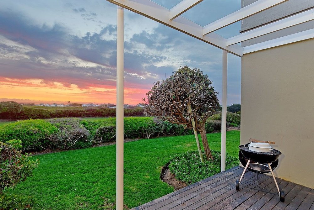 Фото Dolphin Beach Hotel