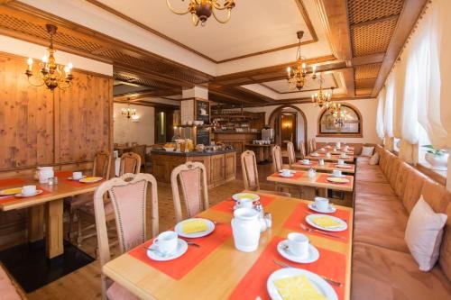 Фото Hotel Fränkischer Hof GmbH