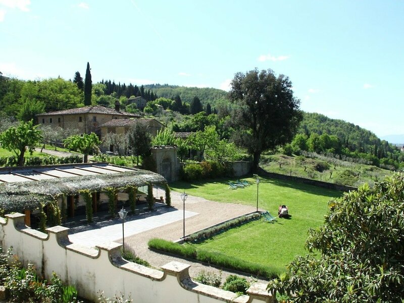 Гостиница Unique Holiday in Heart of Tuscan Countryside near Florence