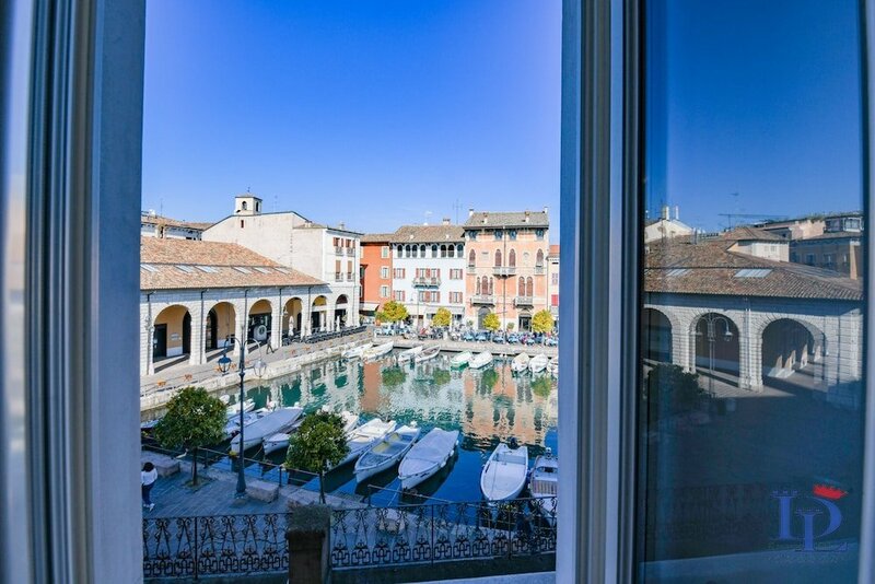 Гостиница Porto Vecchio в Дезенцано-дель-Гарда