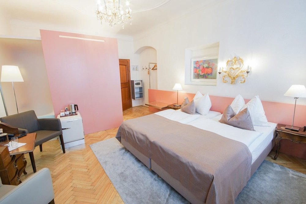 Фото Altstadt Hotel Wolf