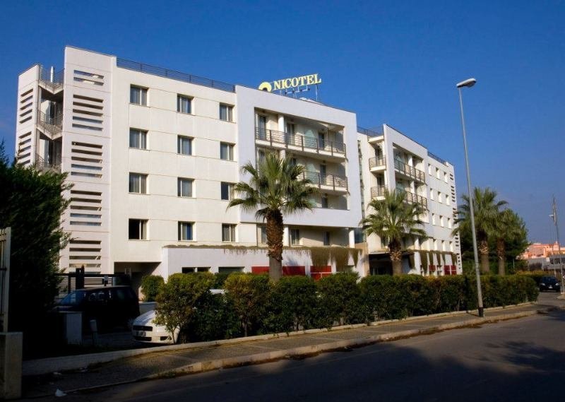 Фото отеля 1