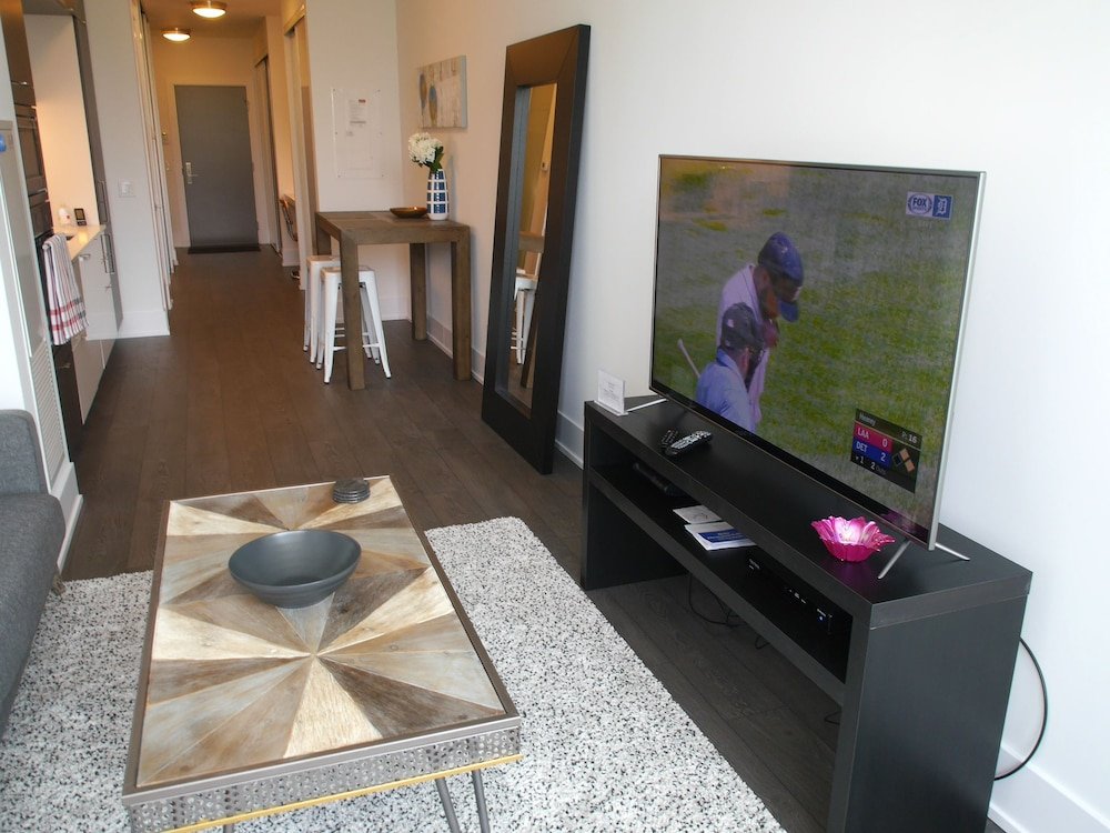 Фото Beautifully 1br Condo at the Waterfront