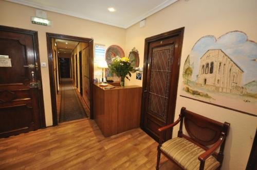 Фото Pension Oviedo