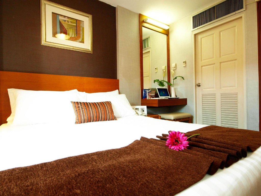 Фото отеля 2