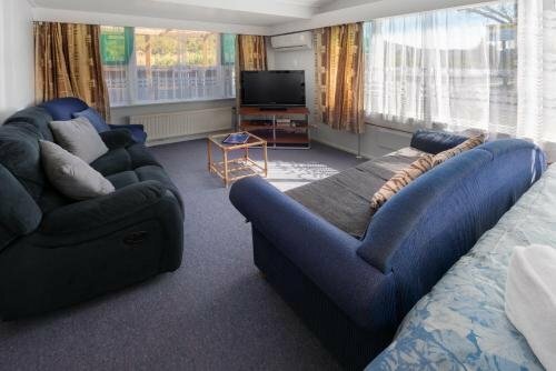 Гостиница Oasis Motel & Holiday Park