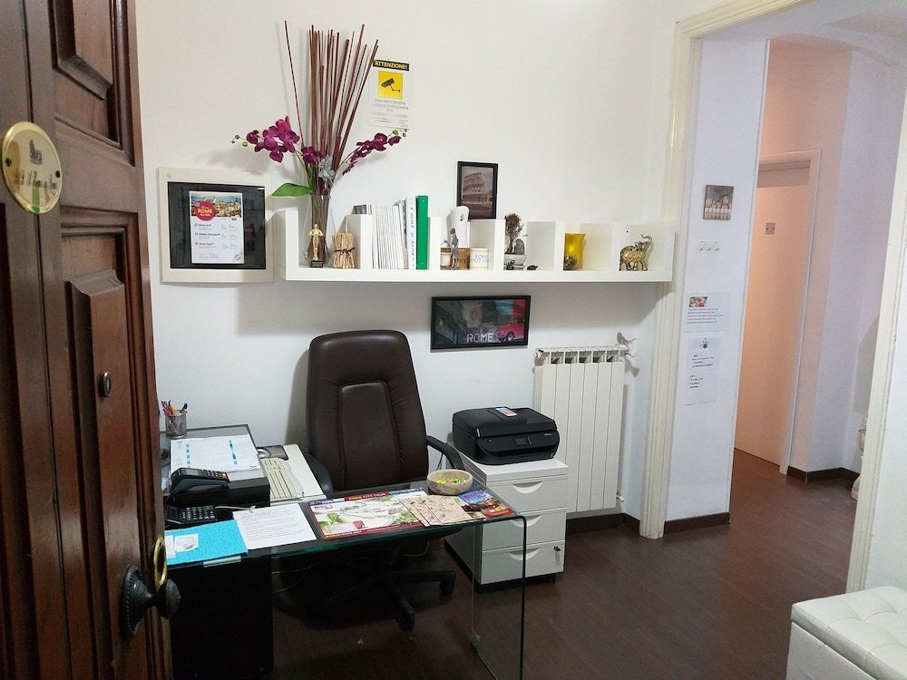 Фото A Home in Rome