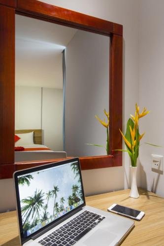 Фото Maple Leaf Hotel & Apartment