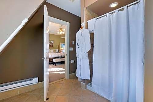 Фото The DeBary Inn