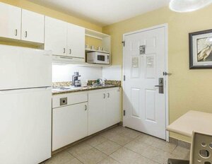Гостиница Suburban Extended Stay Hotel Fort Myers Cape Coral