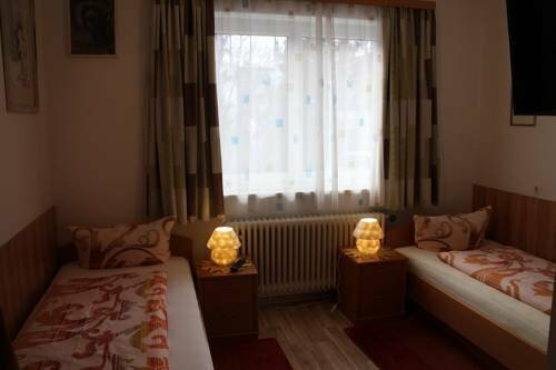 Гостиница Gartenhotel Garni Pension B&b в Инсбруке