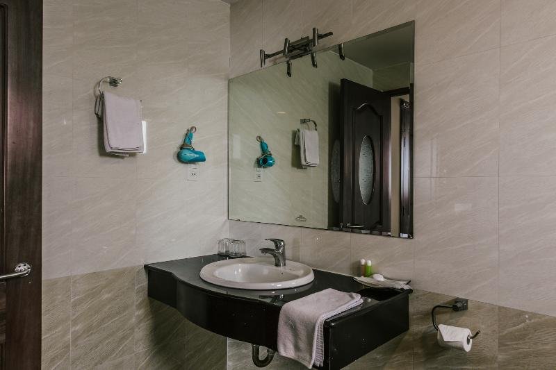 Фото Ambassador Hotel Saigon